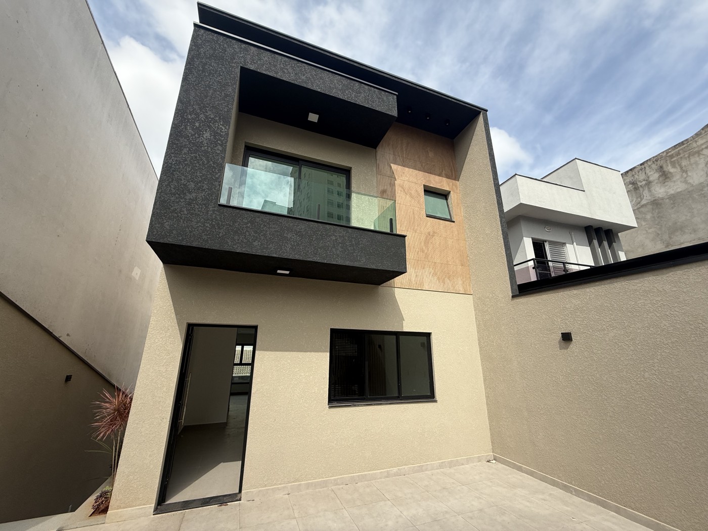 Casa, 3 quartos, 184 m² - Foto 1