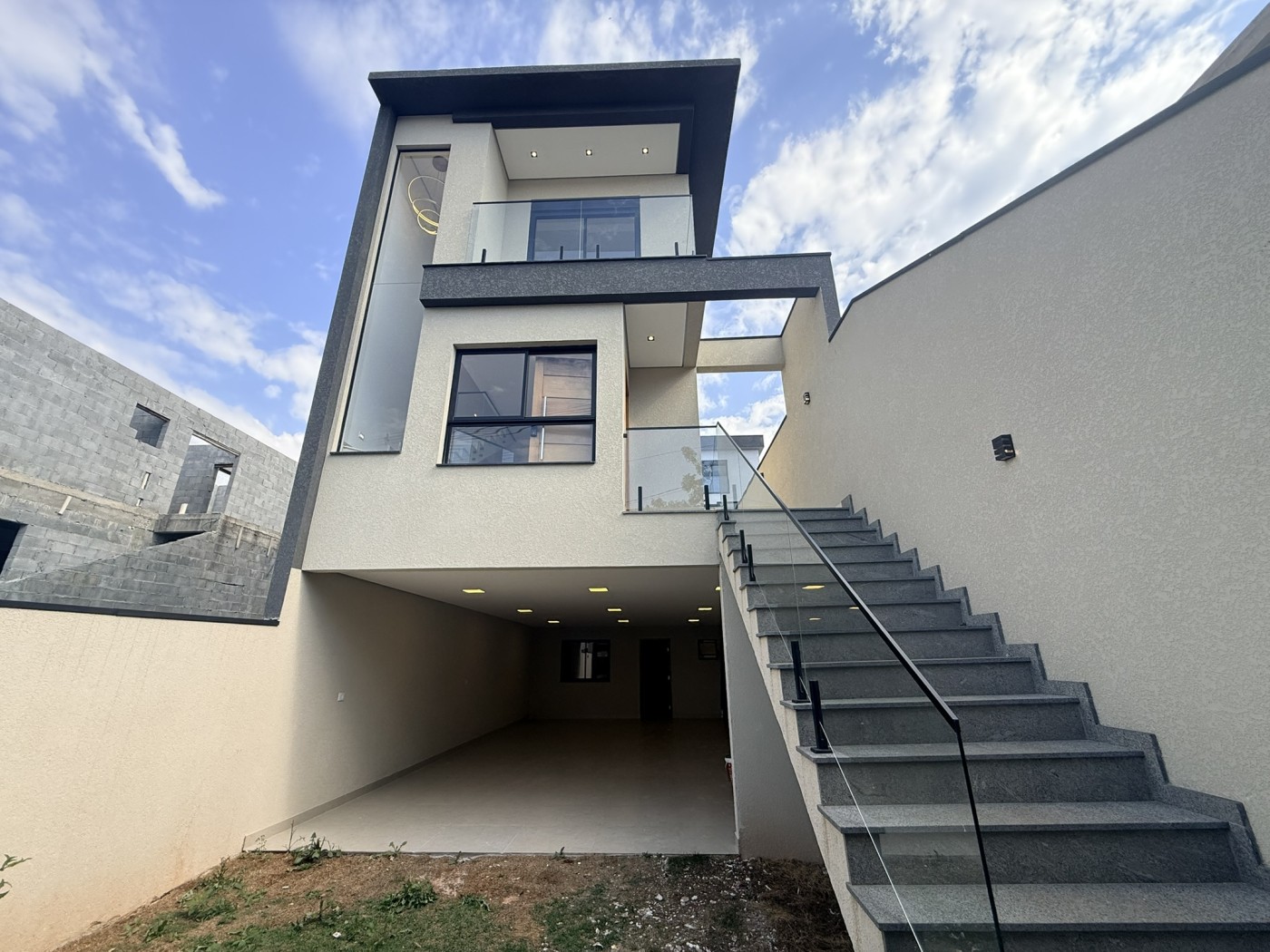 Casa, 4 quartos, 208 m² - Foto 1