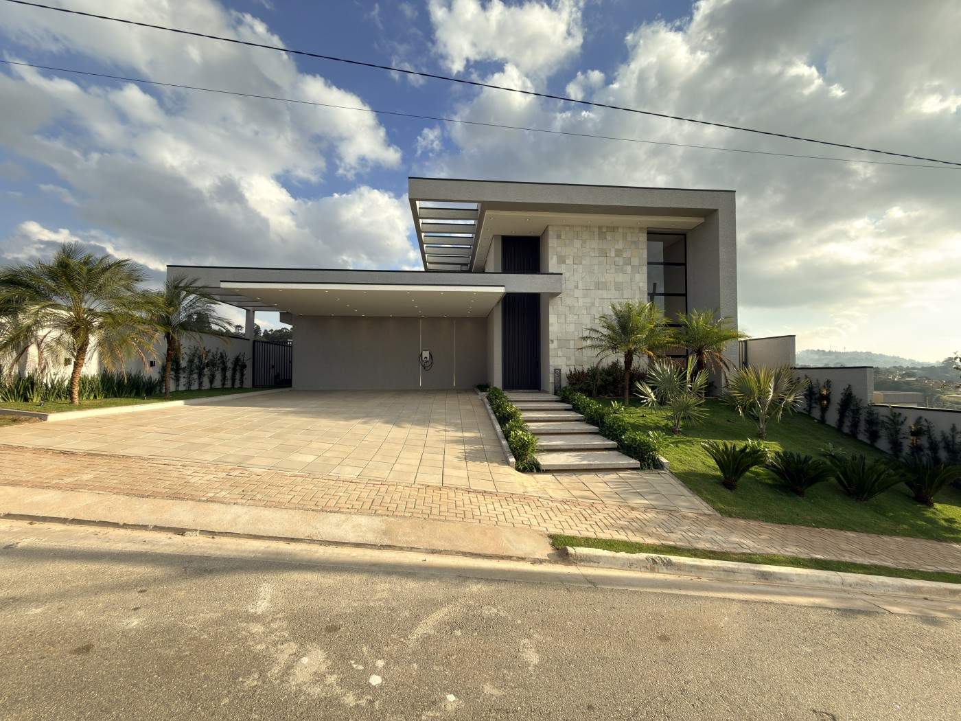 Casa Alto Padrão com 4 Suítes e 6 Vagas no Villas do Jaguari